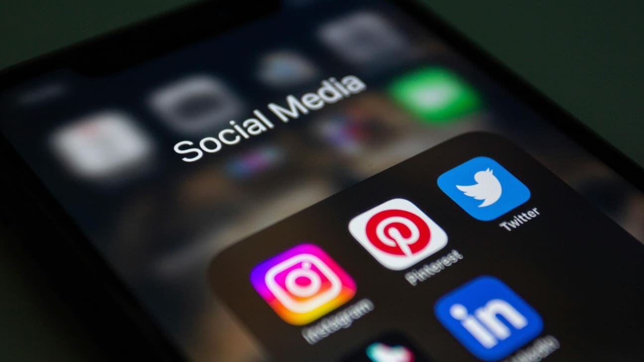 Social Media Marketing (SMM)